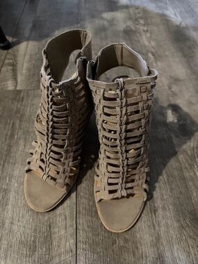 Dolce Vita Taupe Woven Peep-Toe Ankle Booties. Never worn